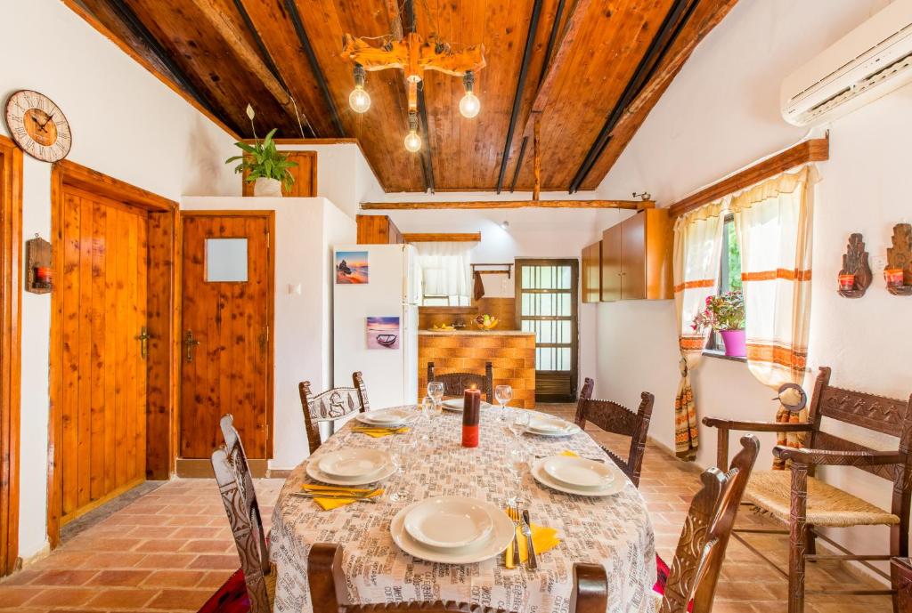 Fotografie z fotogalerie ubytování Aadonis traditional house on the Sea v destinaci Kolimvárion