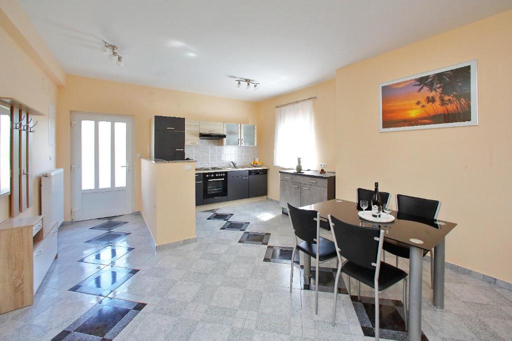 Apartments Golubic Kroatien Bibinje Booking Com