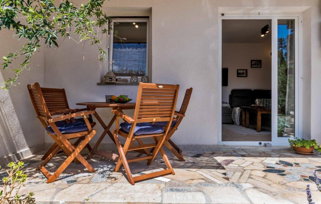 Patio lub wspólna przestrzeń na świeżym powietrzu w obiekcie Istriamazing apartments