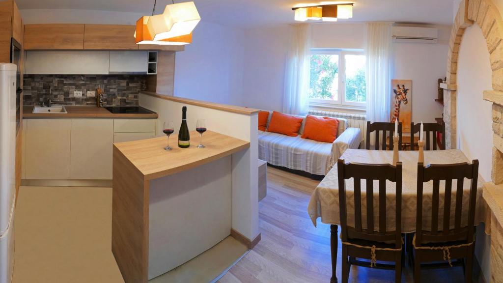 Kuchnia lub aneks kuchenny w obiekcie Istriamazing apartments