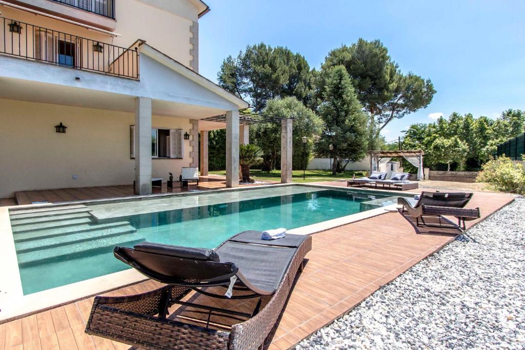 Bazén v ubytovaní Les Canyes Cottage, Private Villa Resort alebo v jeho blízkosti