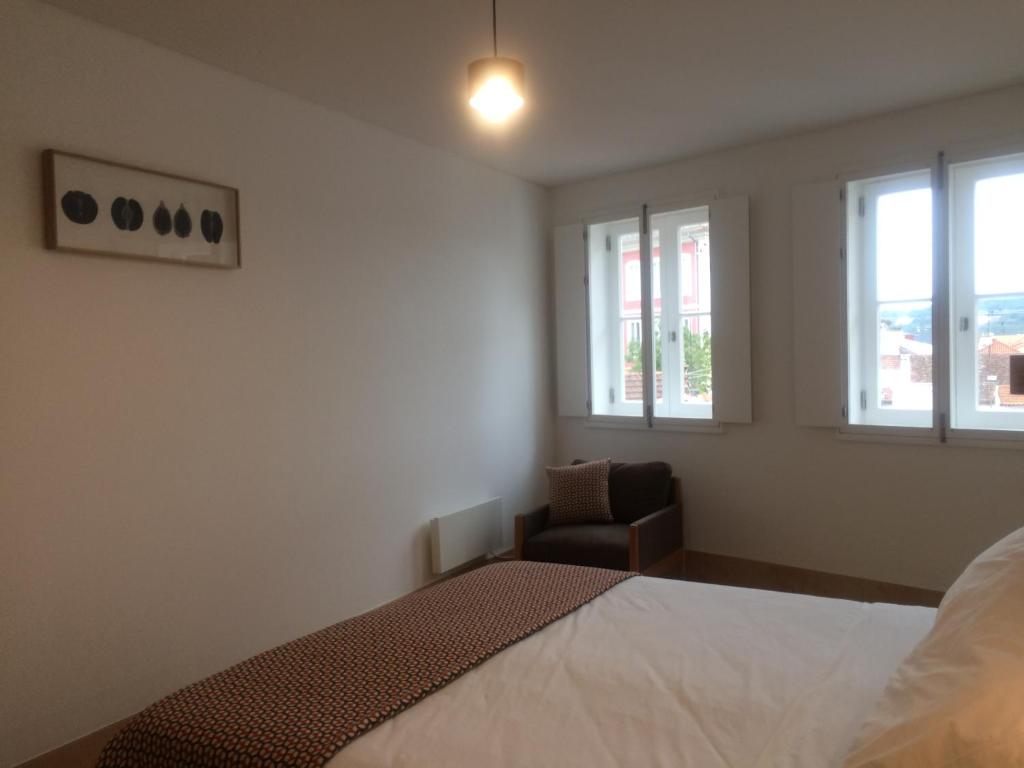 SOBRE RIBAS 2|12 - 15