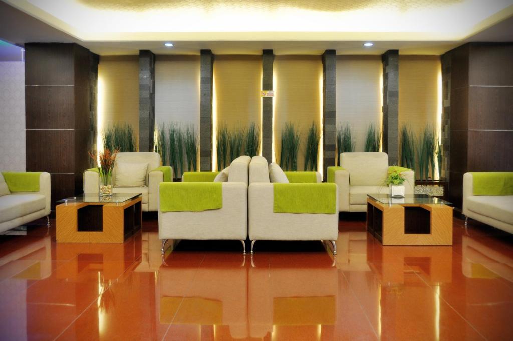 Posezení v ubytování Pandanaran Hotel