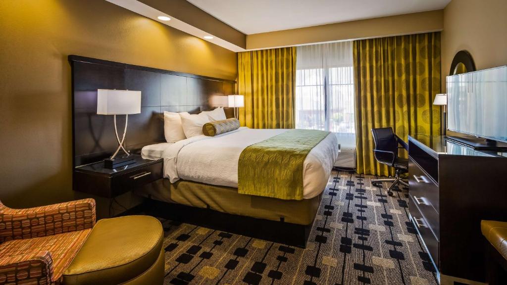 Best Western Plus University Inn photo