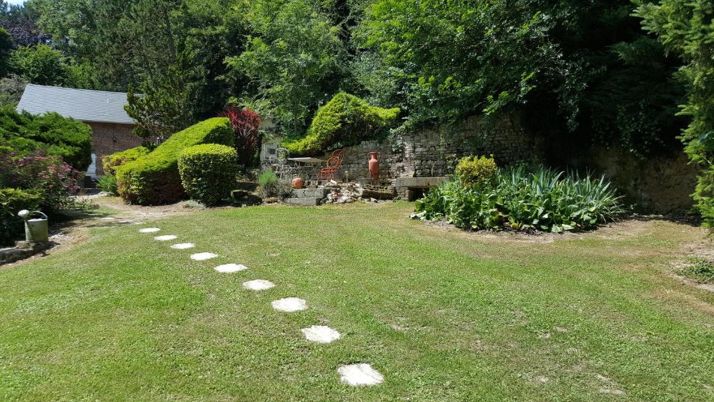 Zahrada ubytování Gîte "Le Refuge" Dans un Domaine de 7ha Au Calme