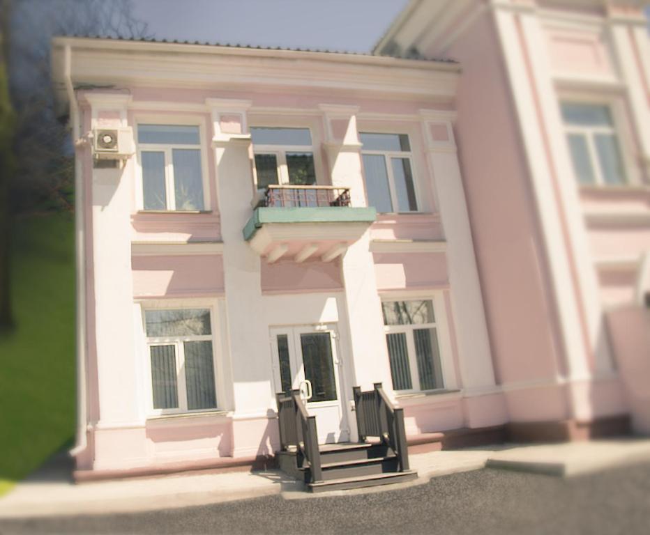 ウラジオストクにあるゲストハウス ラスヴェットのレゴハウス