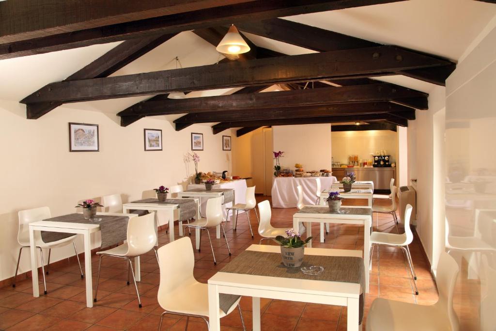 Restaurace v ubytování Hearth Hotel