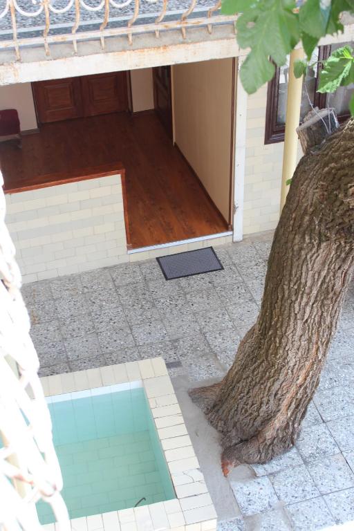 Bazén v ubytování Guest House Stefanos nebo v jeho okolí