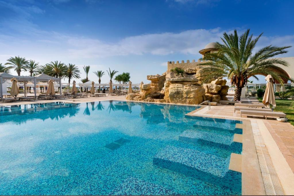 Bazén v ubytování Steigenberger Marhaba Thalasso Hammamet nebo v jeho okolí