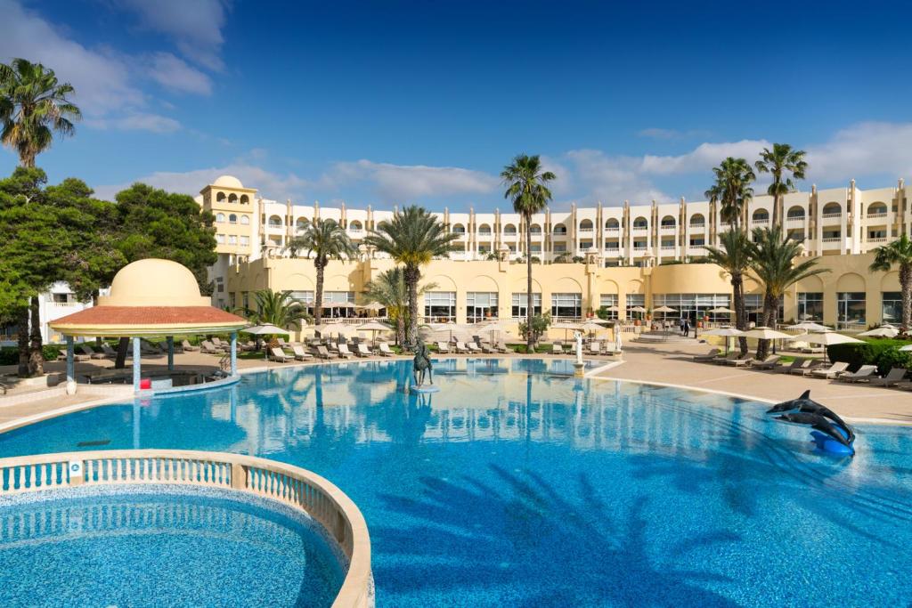 Bazén v ubytování Steigenberger Marhaba Thalasso Hammamet nebo v jeho okolí