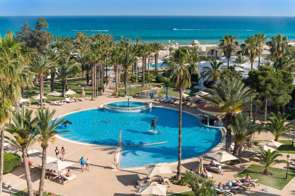 Bazén v ubytování Steigenberger Marhaba Thalasso Hammamet nebo v jeho okolí