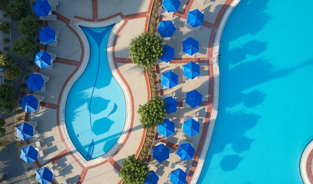 Bazén v ubytování Lindos Princess Beach Hotel nebo v jeho okolí