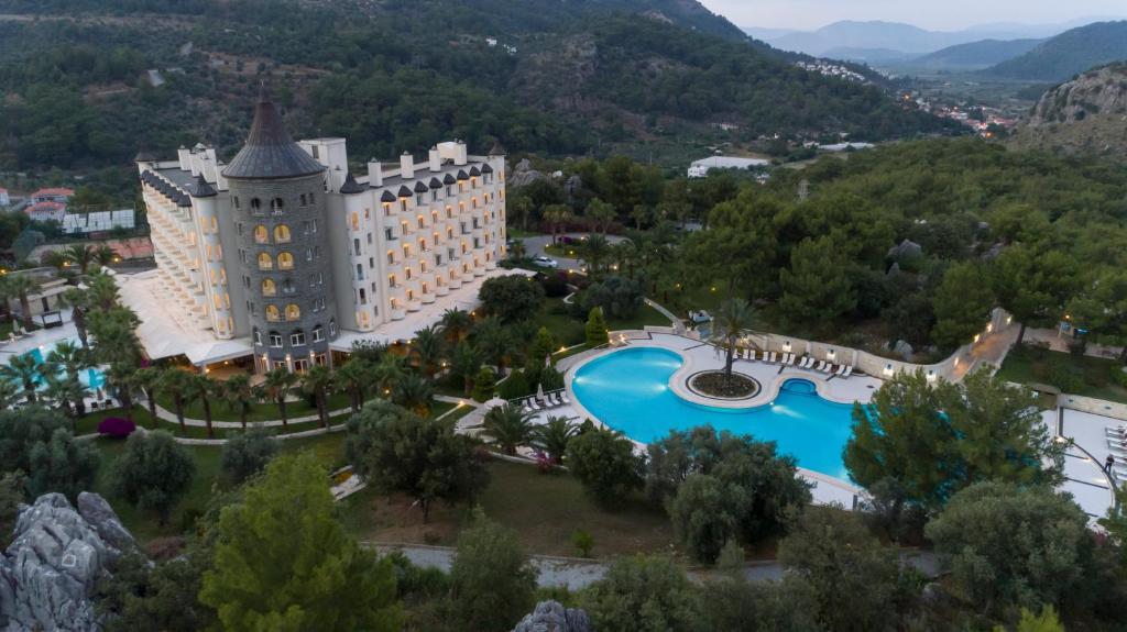 Bazén v ubytování X Life Hotel Sarıgerme 15 - Adult Hotel nebo v jeho okolí