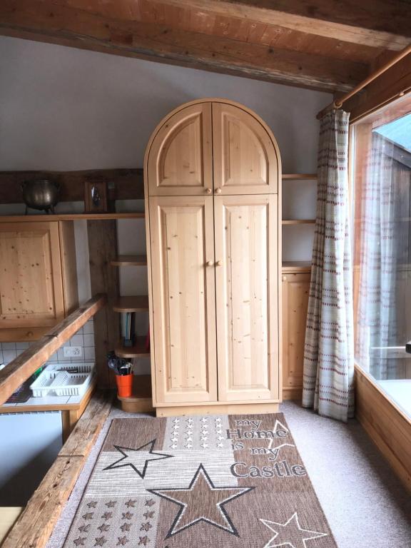 Kuchyň nebo kuchyňský kout v ubytování B&B Hotel & Appartements Chasa Valär