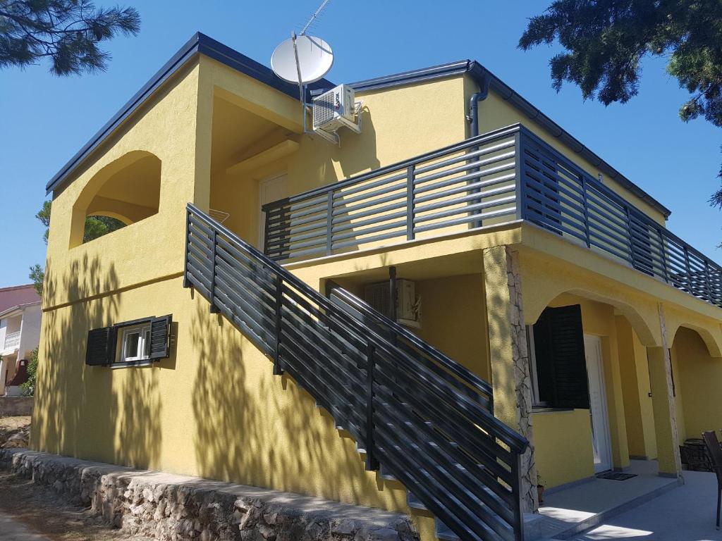 Budova, kde se apartmán nachází