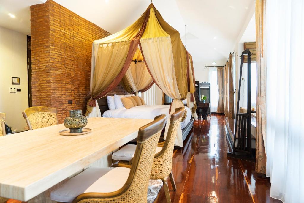 Shinnabhura Historic Boutique Hotel - Suite Real Con Jacuzzi