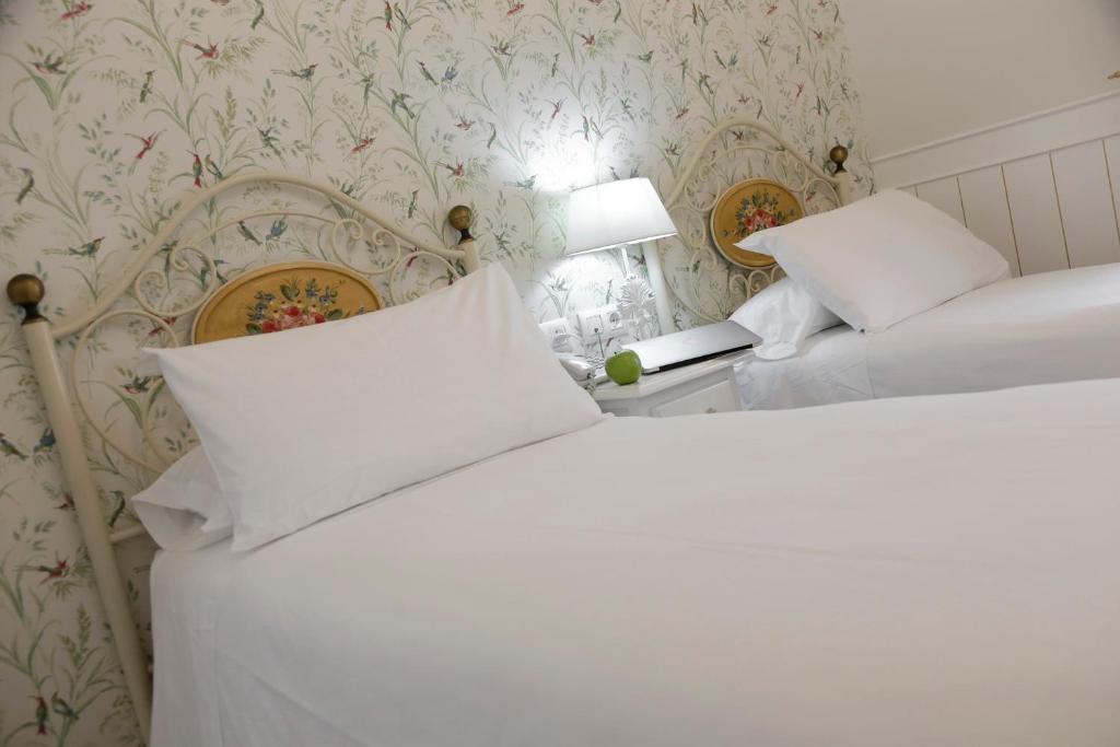 Basic Hotel Puerta de Sevilla - Resim 33