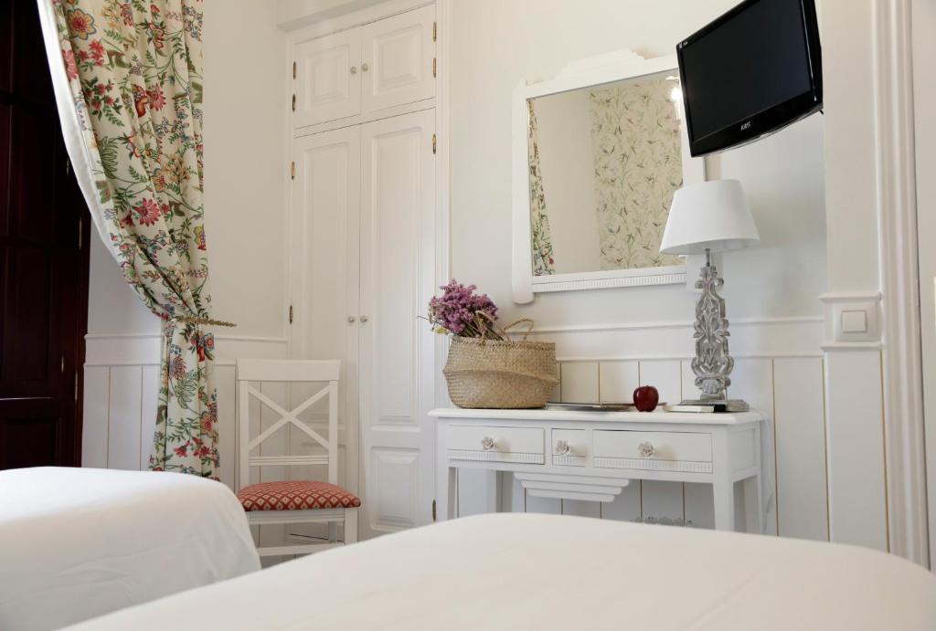 Basic Hotel Puerta de Sevilla - Resim 34