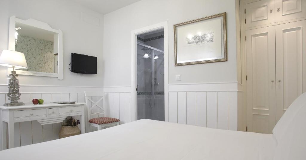 Basic Hotel Puerta de Sevilla - Resim 21