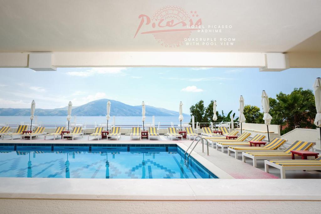 Bazén v ubytování Hotel Picasso nebo v jeho okolí
