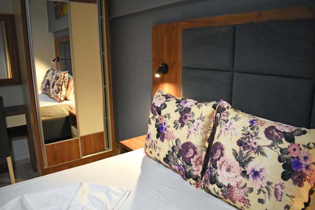 Postel nebo postele na pokoji v ubytování Apartments Fati