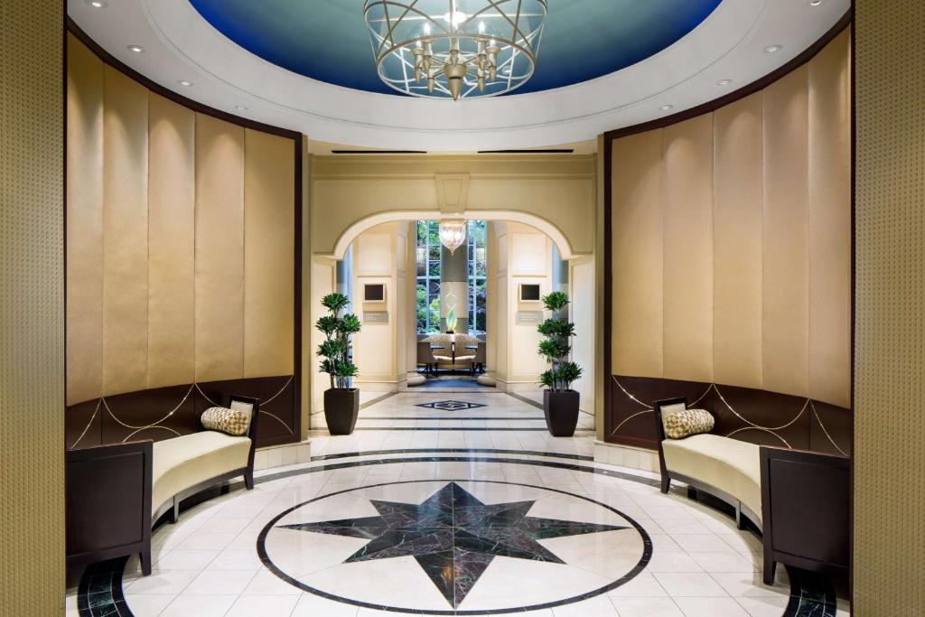 a lobby with a star on the floor at Grand Hyatt Atlanta in Buckhead in Atlanta