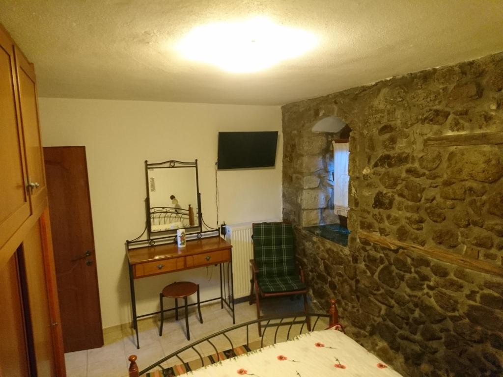TV a/nebo společenská místnost v ubytování Samothraki