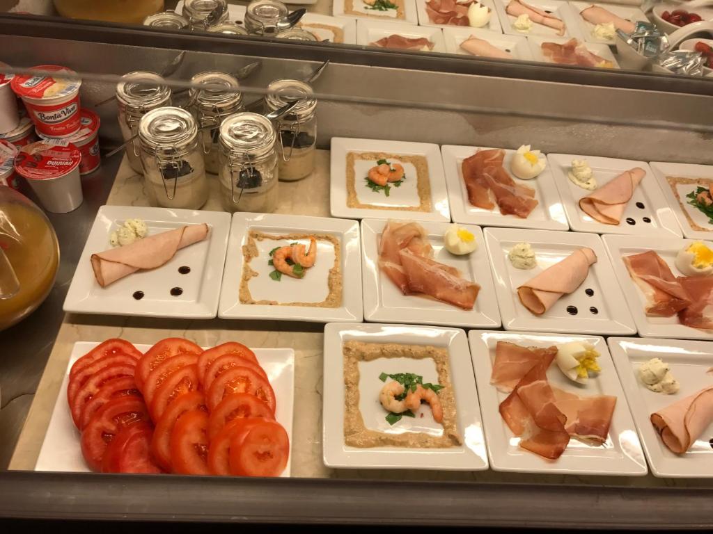 Eten bij of ergens in de buurt van het hotel

