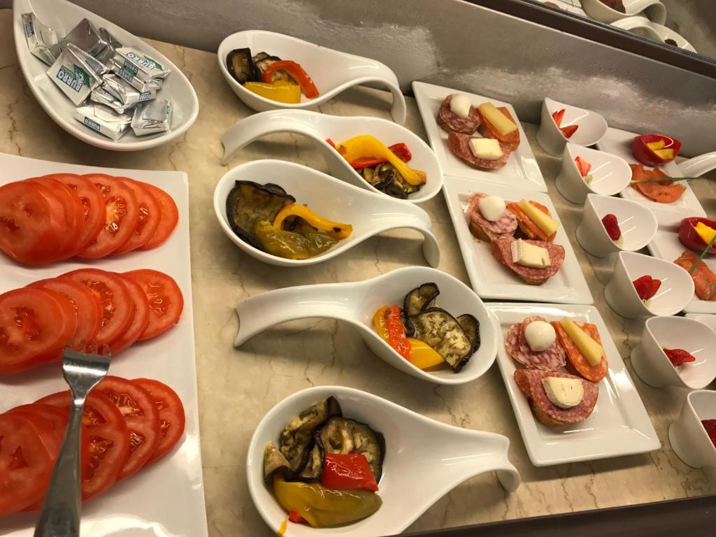 Eten bij of ergens in de buurt van het hotel

