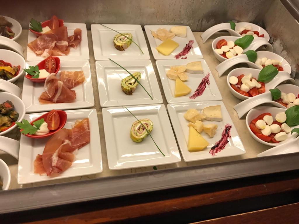 Eten bij of ergens in de buurt van het hotel

