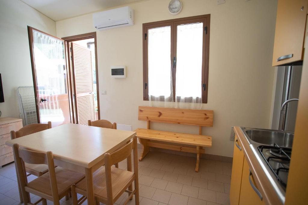 Kuchyň nebo kuchyňský kout v ubytování Camping Village Viareggio