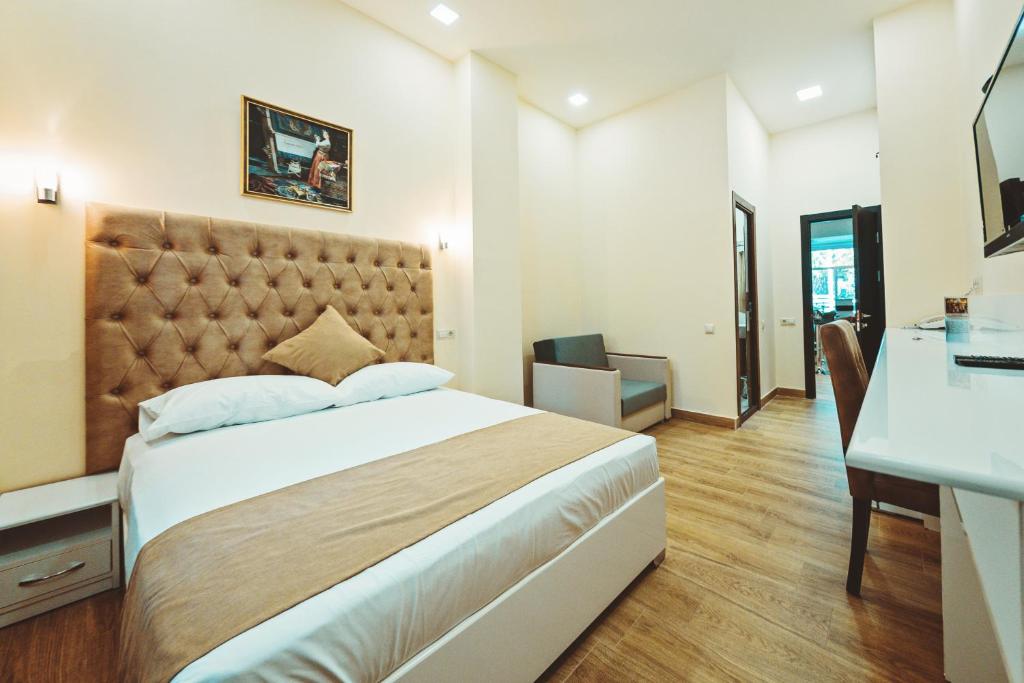 L'image Art Hotel - Double Room With Extra Bed