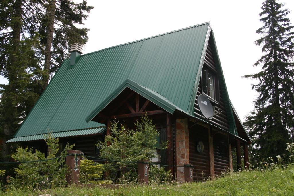 Budova, v ktorej sa horská chata nachádza