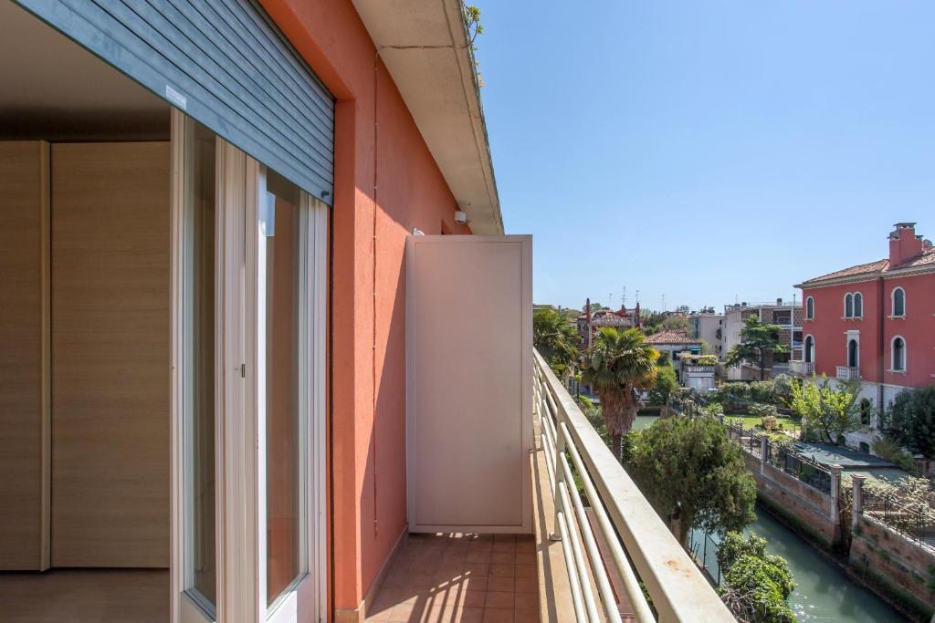 Budova, v ktorej sa apartmán nachádza