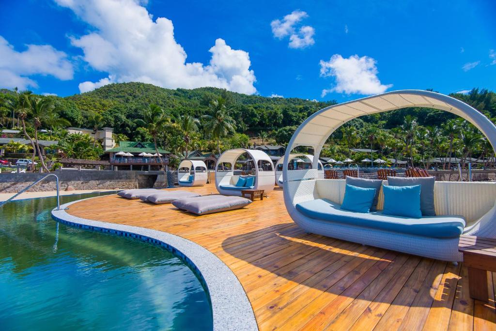 Kolam renang di atau dekat dengan Coco de Mer Hotel and Black Parrot Suites