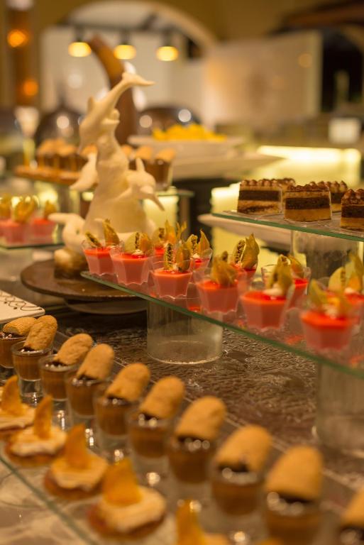 Makanan di atau berdekatan hotel