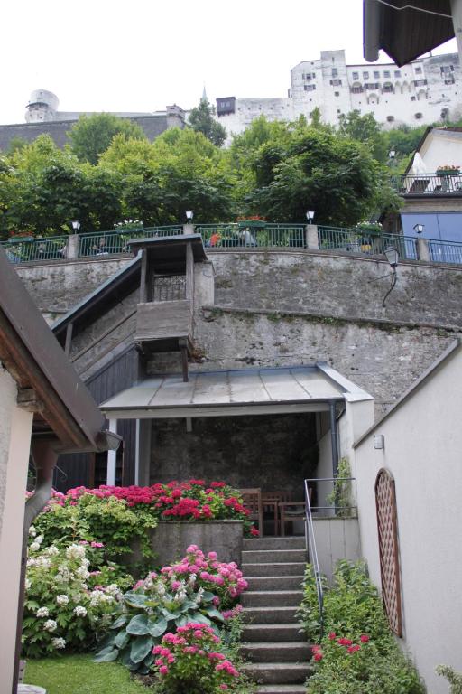 Budynek, w którym mieści się apartament