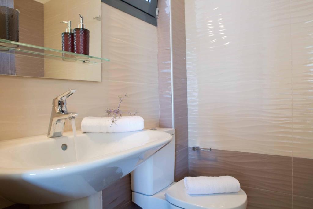 A bathroom at Nema Villa