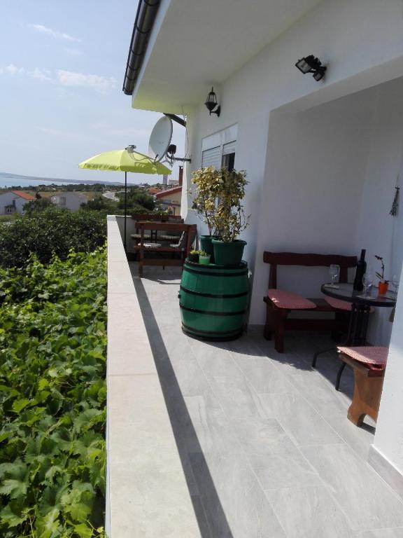 Balkón alebo terasa v ubytovaní Apartment Marijan - Rtina