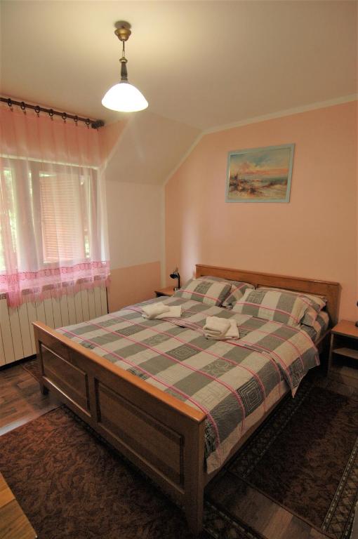 Plitvice Rooms Family Glumac - 1