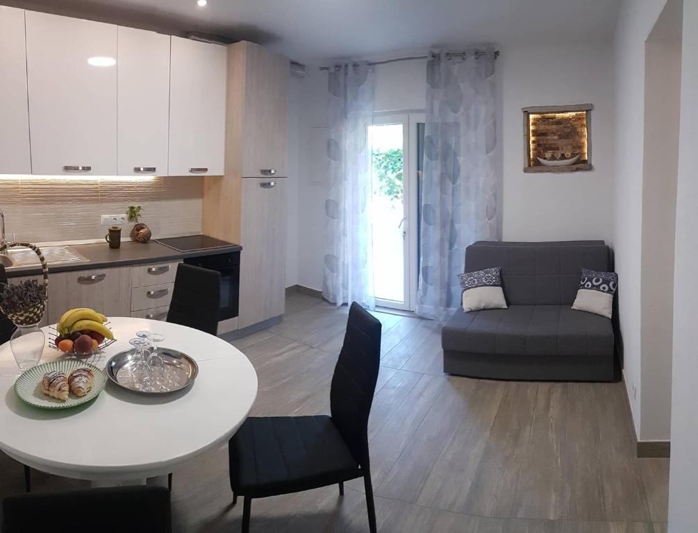 Posedenie v ubytovaní Niko apartment