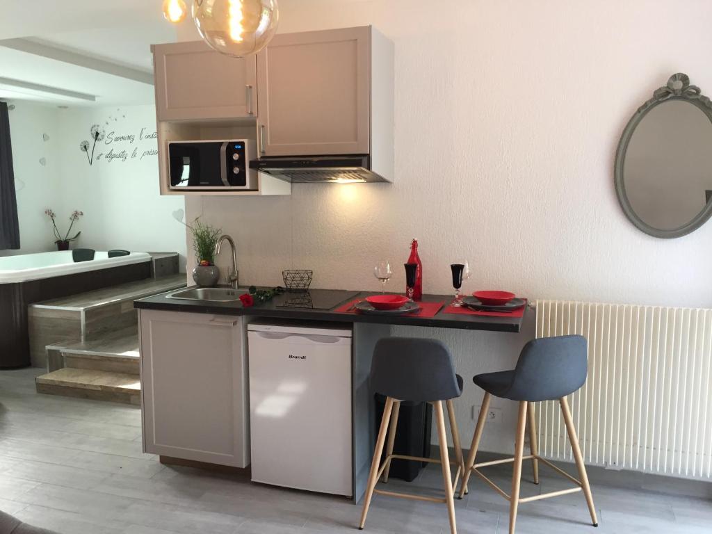 Suite Cupidon- Domaine des trois châteaux - Superior Appartement Met Sauna