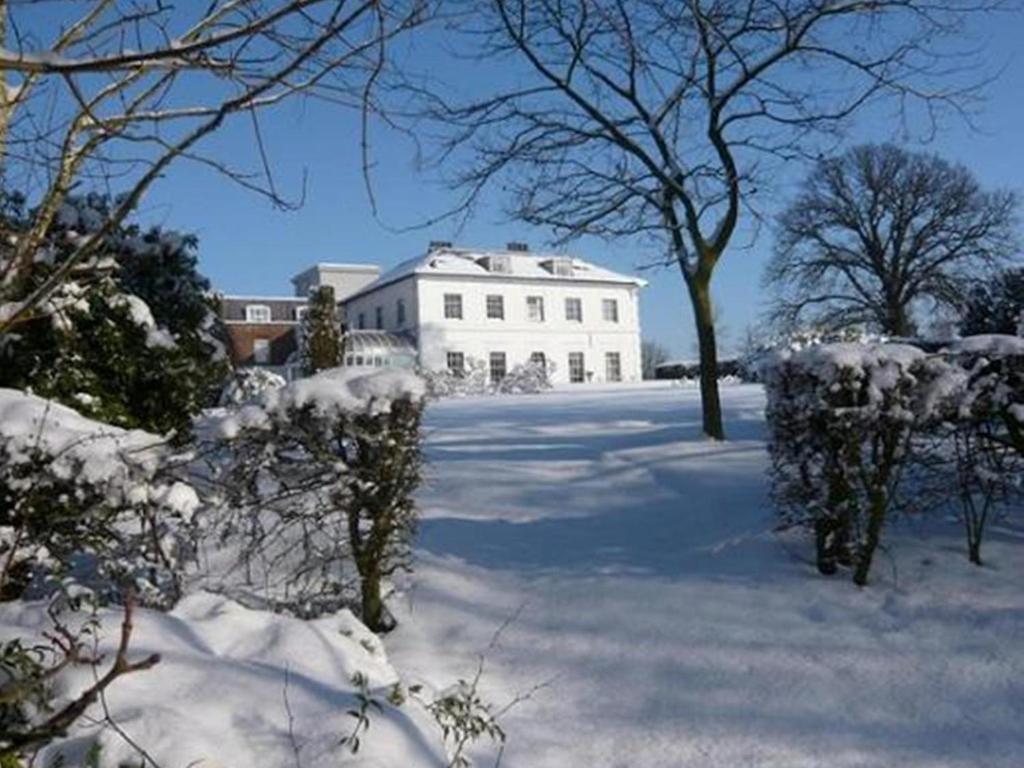 West Lodge Park v zimě