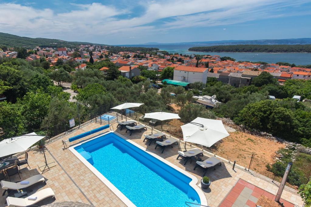 Bazén v ubytování Villa Diana nebo v jeho okolí