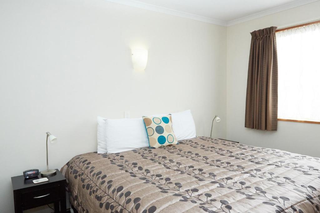 Admiral Court Motel & Apartments - Resim 32