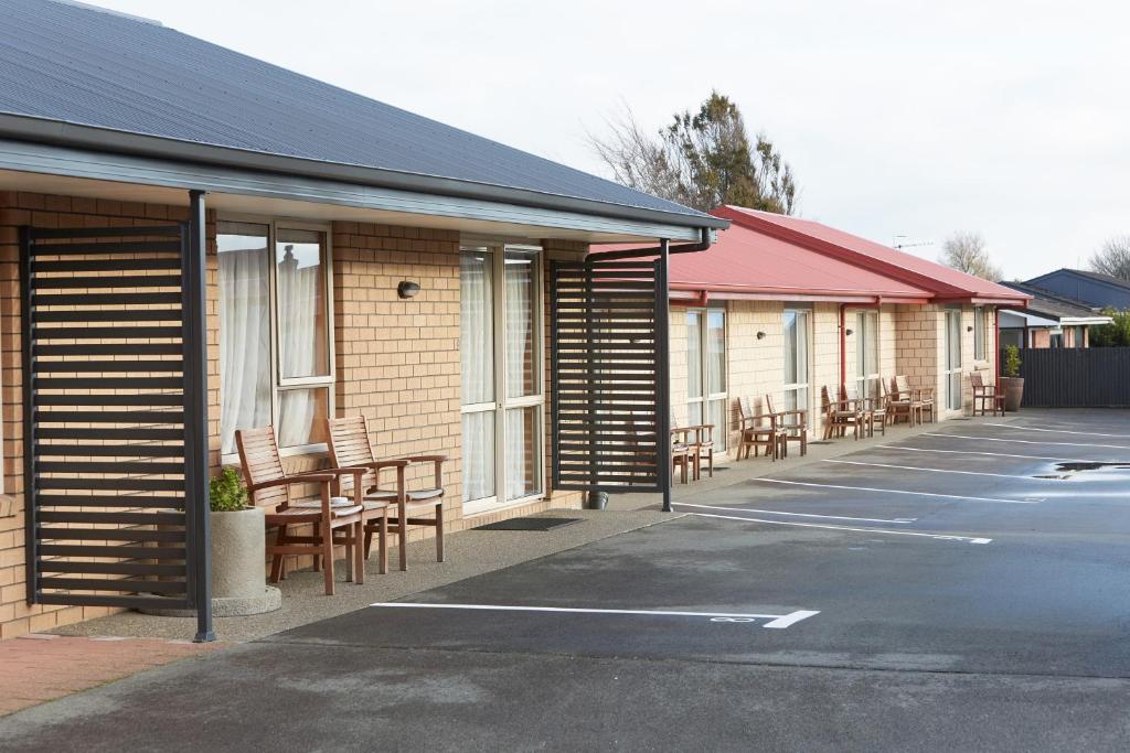 Admiral Court Motel & Apartments - Resim 6