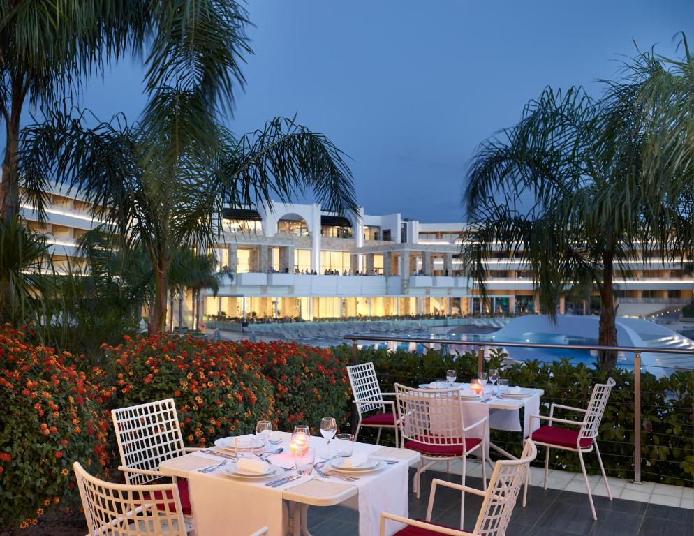 Bazén v ubytování Princess Andriana Resort & Spa - Ultra All-Inclusive nebo v jeho okolí