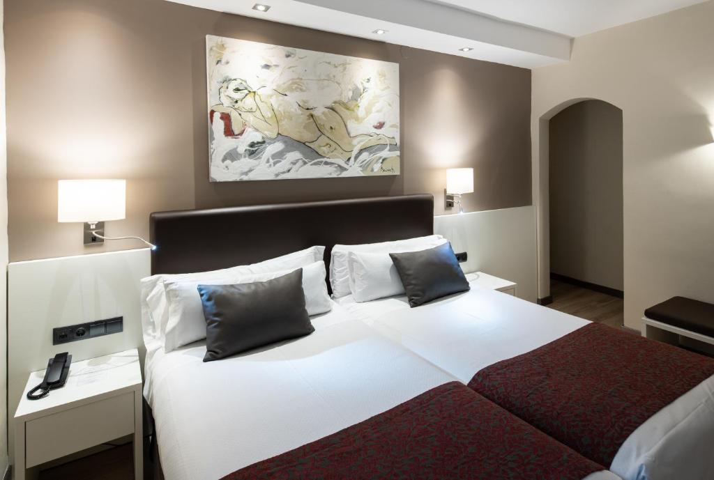 Catalonia Castellnou - Resim 8