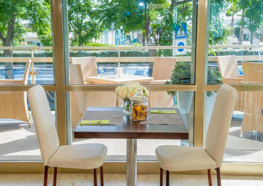 Część wypoczynkowa w obiekcie Hotel Mon Cheri