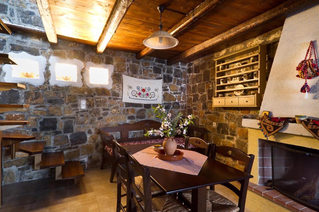 Monastiraki Traditional Guest House, Monastirákion – Ενημερωμένες τιμές για  το 2023